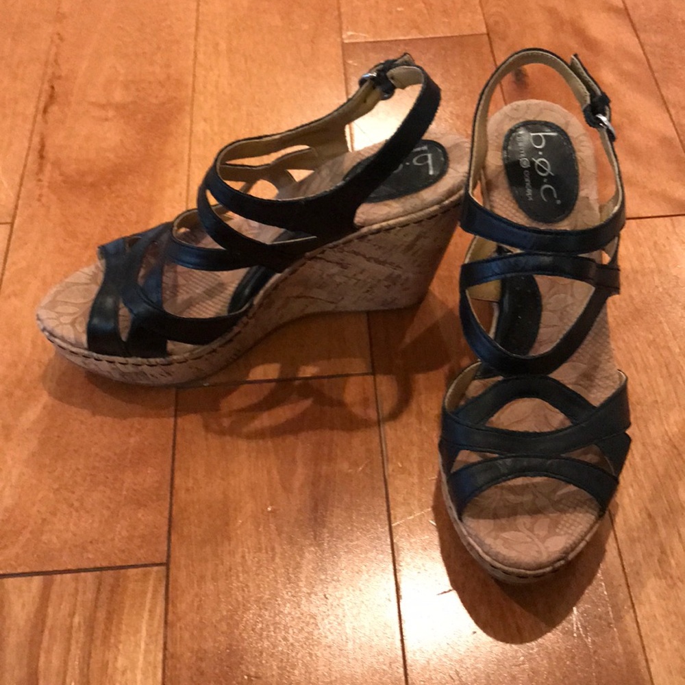 Born sandals